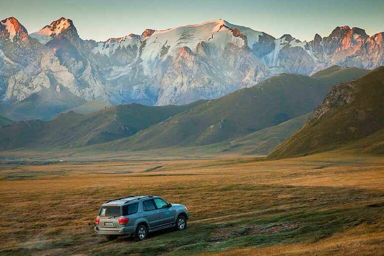Top Gems of Kyrgyzstan: Lakes, Canyons & High Passes
